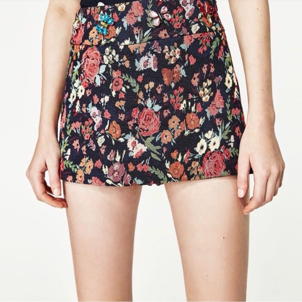 Zara Trafaluc Collection Women's Shorts Size S Multicolo Jeweled Floral